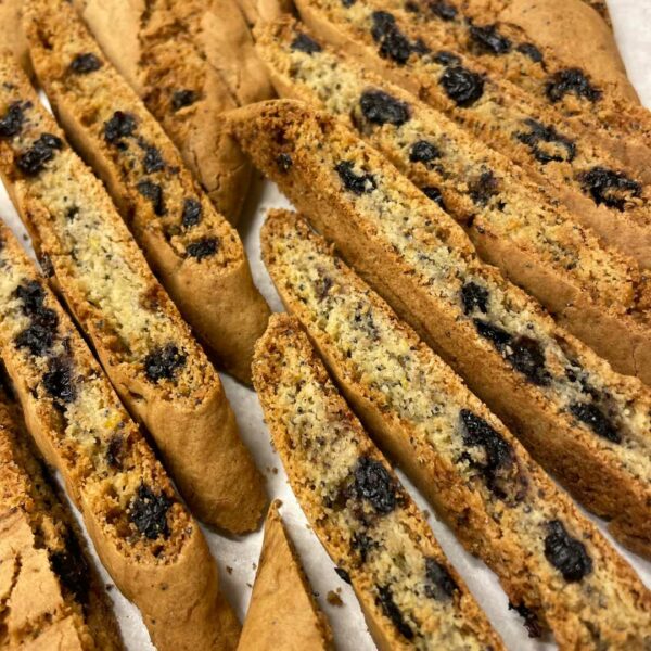 blueberry-lemon-biscotti-poppy-seeds.