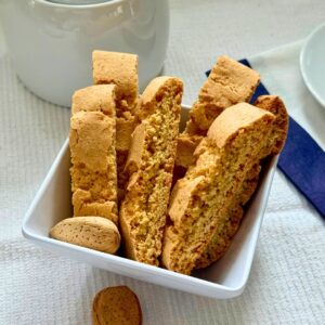 Amaretto-Biscottini-with-Coffee-_-Italian-Mini-Biscotti-Lifestyle-Photo